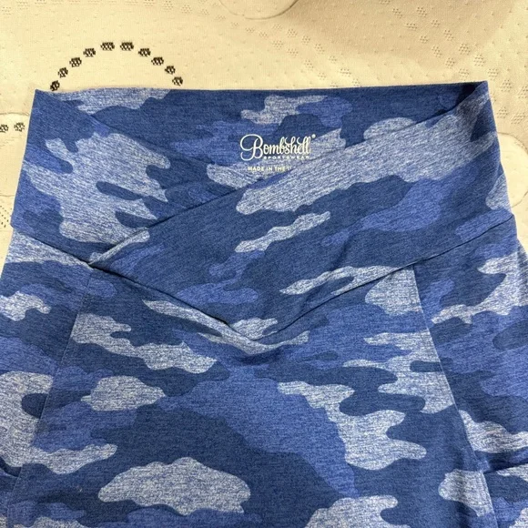 COPY - Blue Camo cross over scrunch leggings - Picture 8 of 8